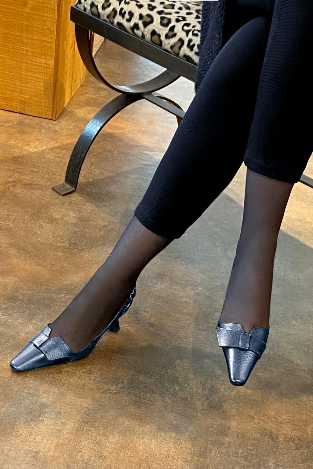 Denim blue women's dress clutch, for weddings, ceremonies, cocktails and parties. Worn view - Florence KOOIJMAN